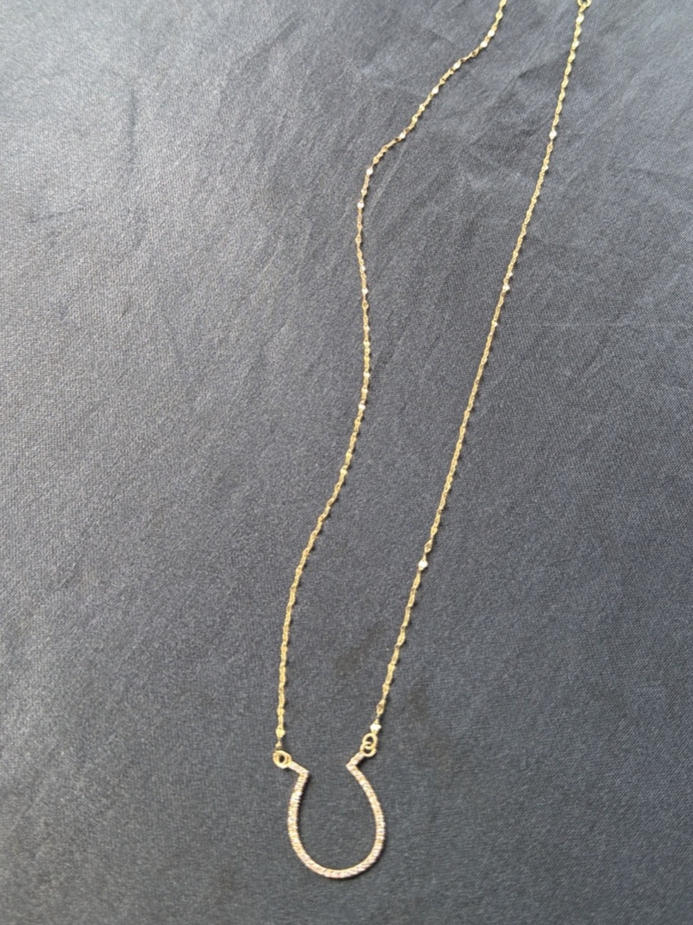 Minimalist Gold Horseshoe Pendant Necklace - Women Jewelry